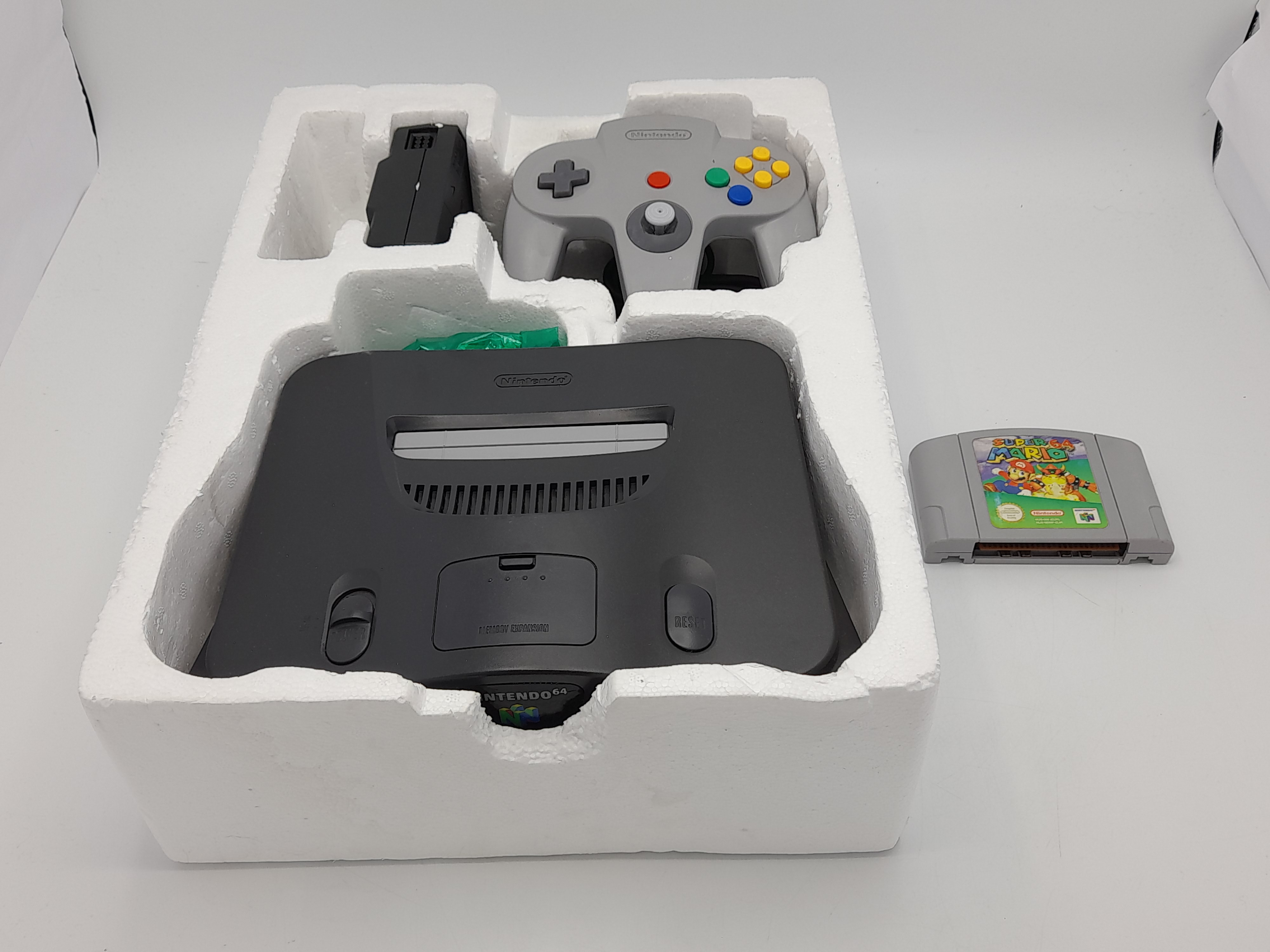 Foto van Nintendo 64 Mario Pak in Doos