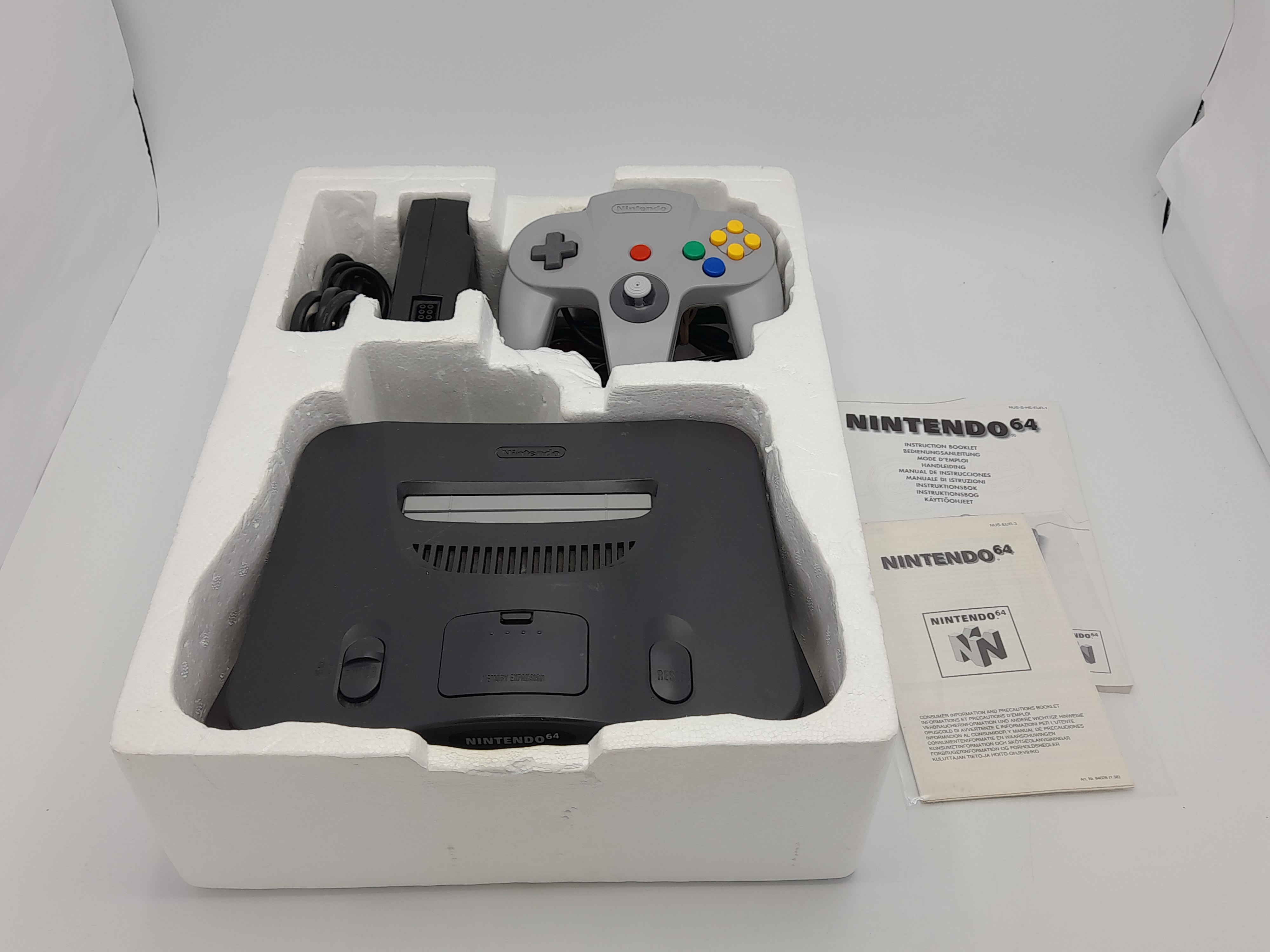 Foto van Nintendo 64 in Doos