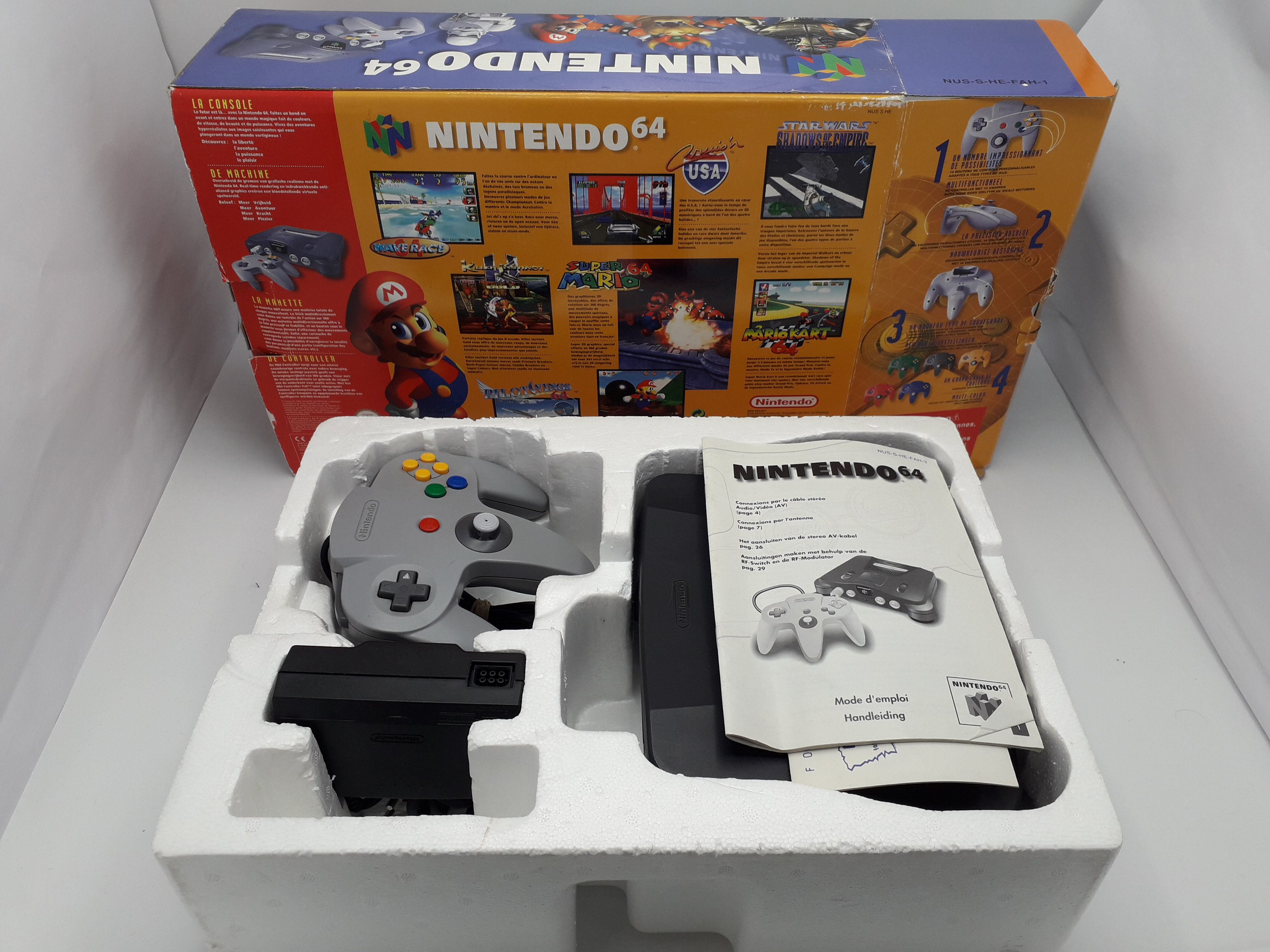 Foto van Nintendo 64 in Doos